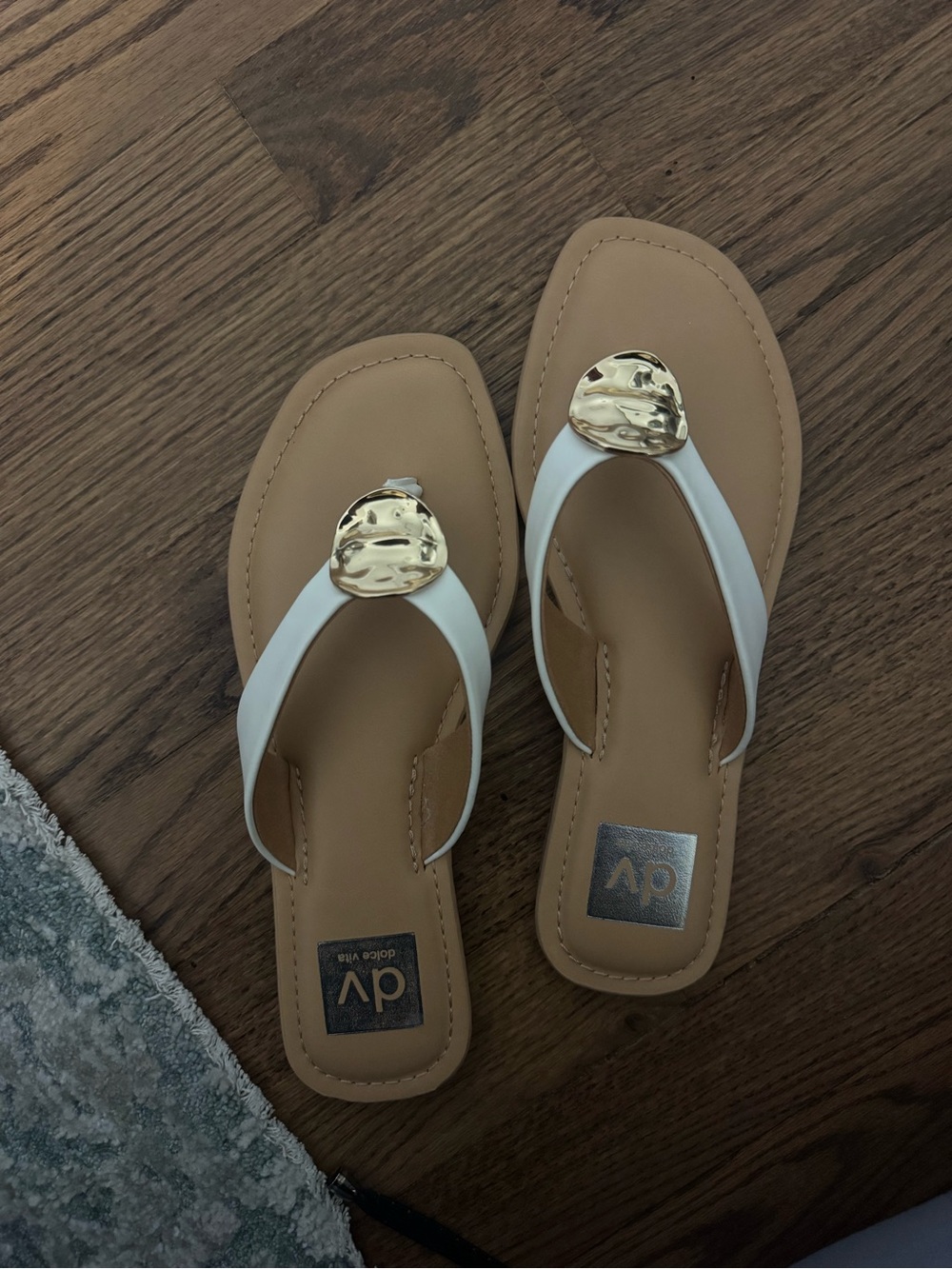 DV by Dolce Vita White Thong Sandals with Gold Medallion